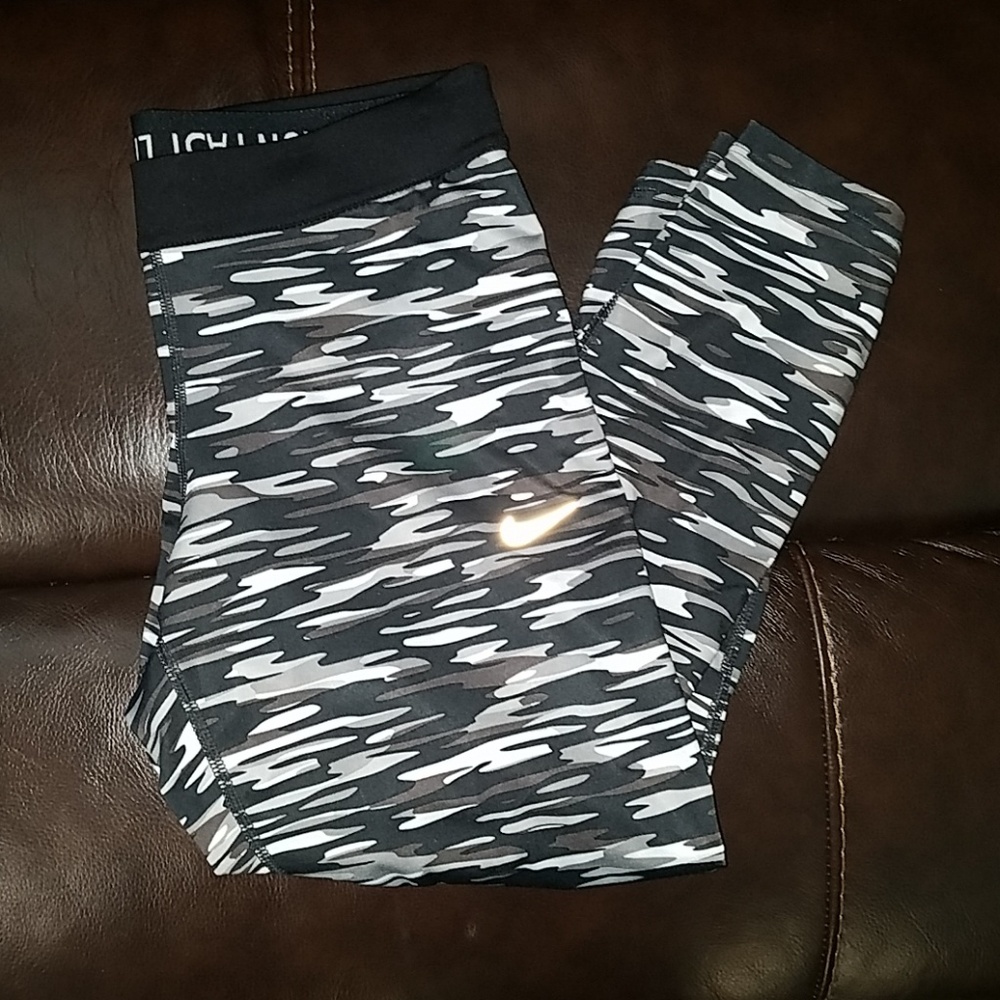 Nike Camo Capris